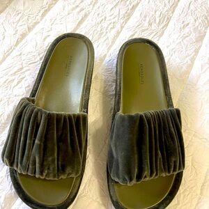 AEROSOLES Olive Green Velvet Slides